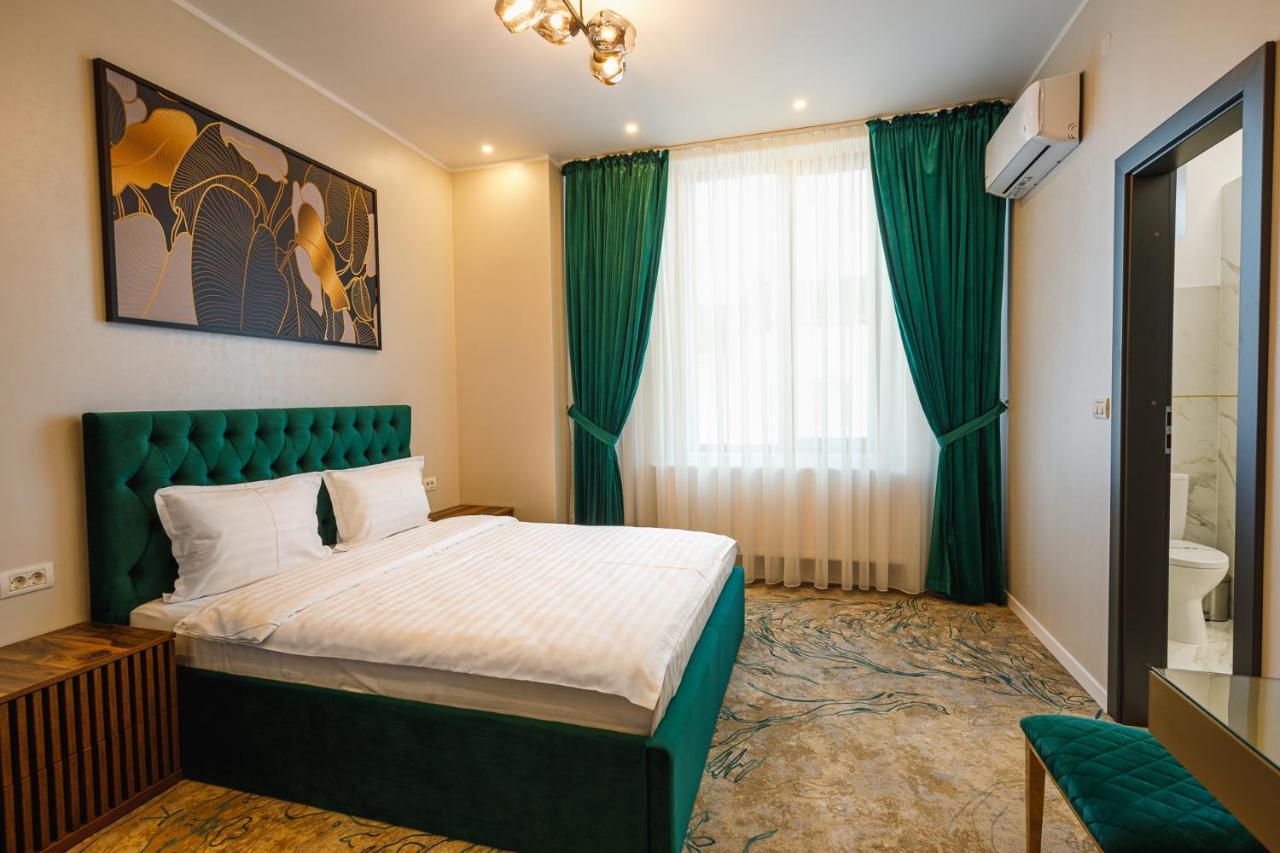 Motel Andra Tecuci Exterior photo