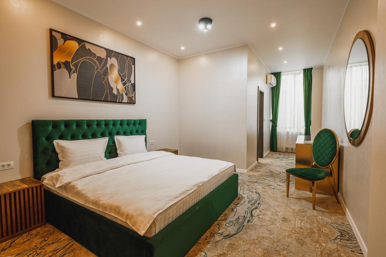 Motel Andra Tecuci Exterior photo