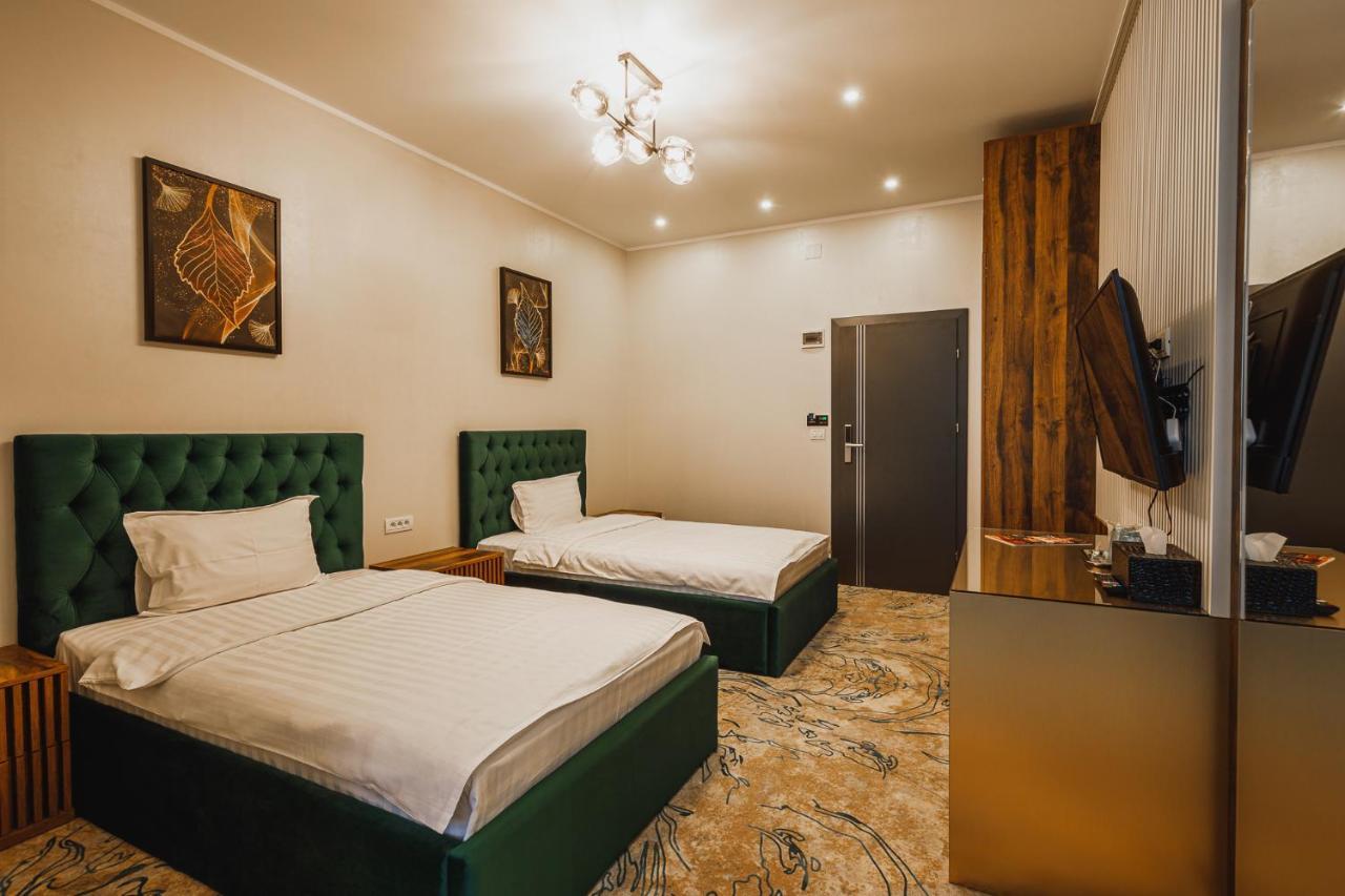 Motel Andra Tecuci Exterior photo